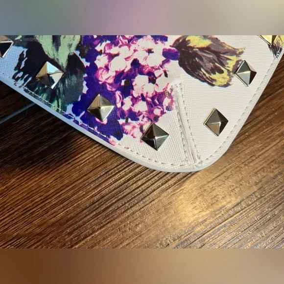 NWOT White House Black Market large wristlet/envelope clutch. - Picture 6 of 9